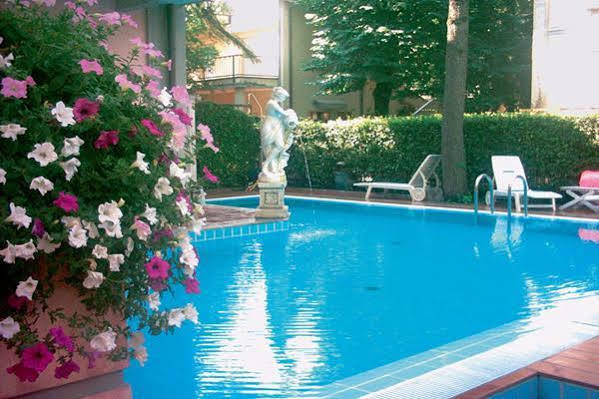 Residenza Villa Lidia Riccione Kültér fotó